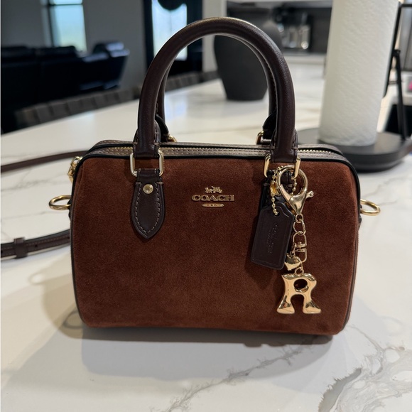 Coach Rowan - Picture 1 of 7